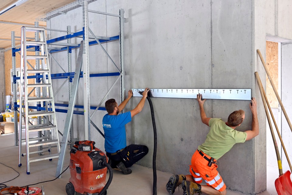 Agencements d’atelier entretien d'entrepôts etablis rayonnages à palettes étagère à bras Werkhof Engi