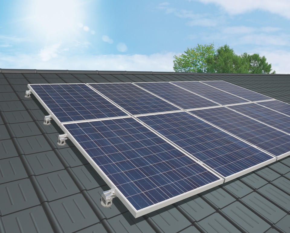 Sistema di montaggio PREFA per impianti fotovoltaici