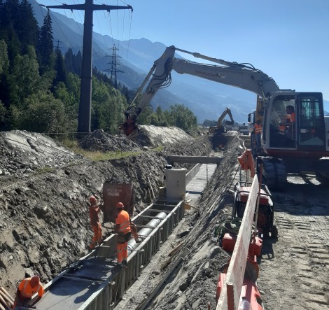 Sanierung Autobahn A2 Airolo Quinto PE-Kanalrohre Schachtabdeckungen